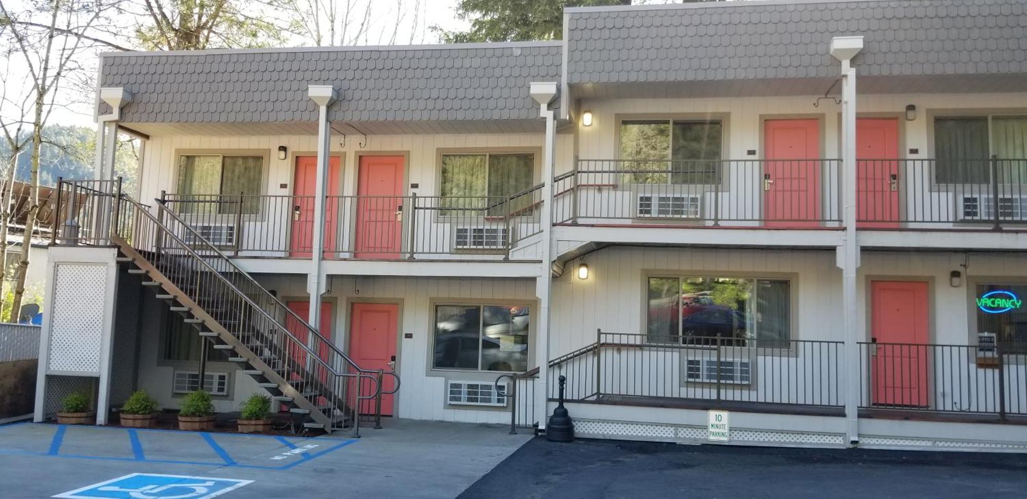 The Northern Inn Redway Exterior photo