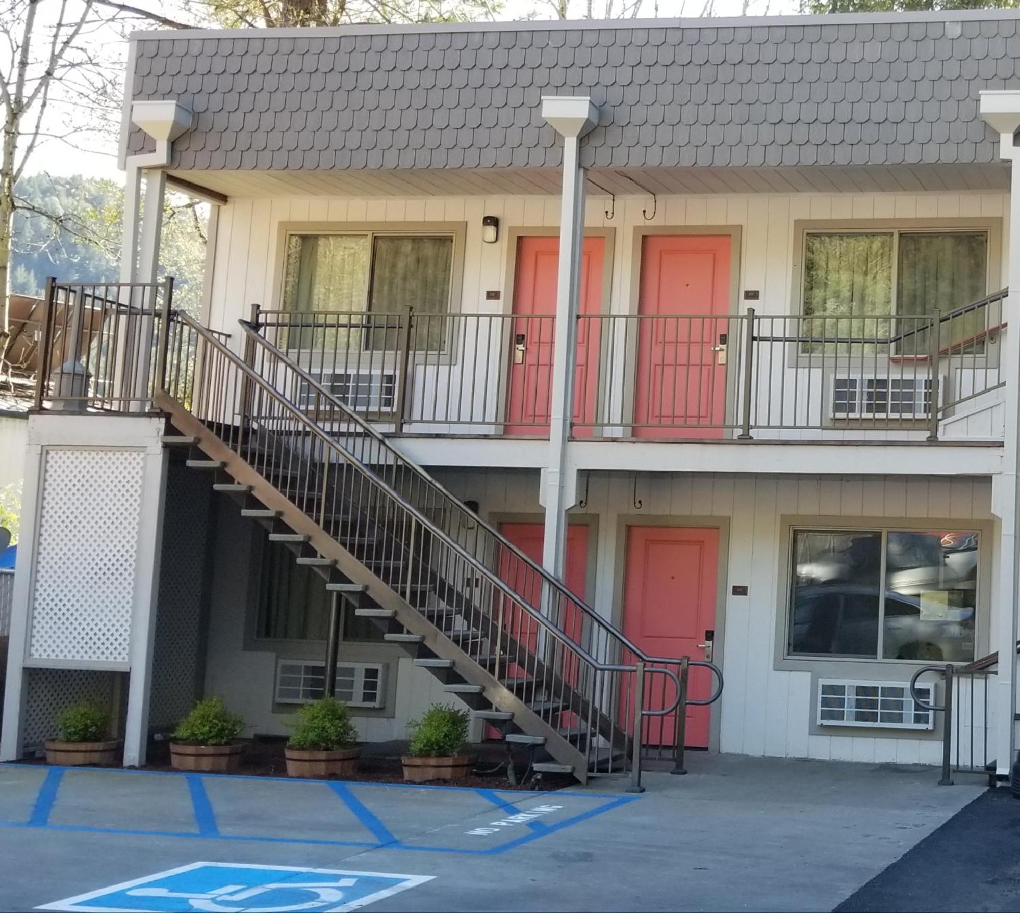 The Northern Inn Redway Exterior photo